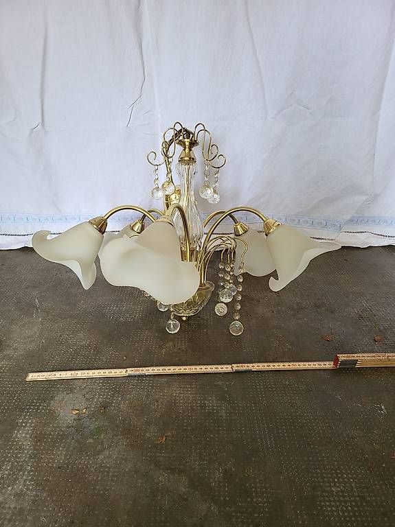 Lampadari & plafoniere: [Brocante] Lustre doré avec déco en verre – Usato da Lausanne venduto da ber_qk5j