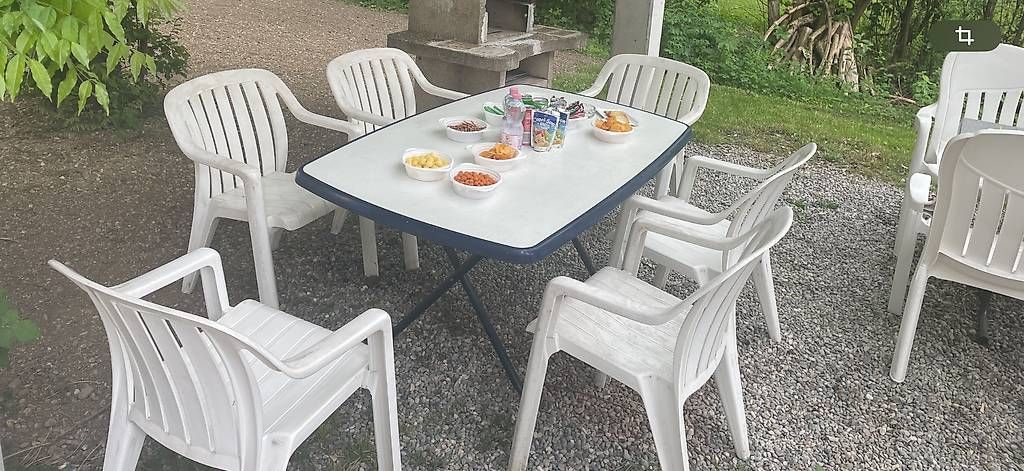 Set di tavolo e panche: Garten Tische Stühle – Usato da St. Gallen venduto da alexa89