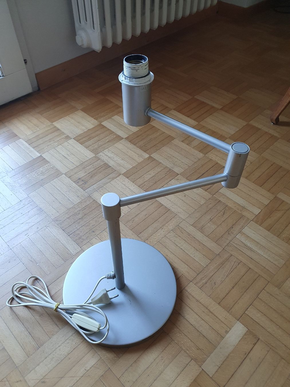 Lampade: Retro Lampenständer Metall – Usato da Luzern venduto da carmona. 1