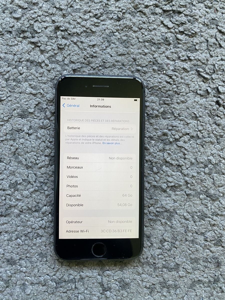 Apple Telefoni cellulari / Smartphones: iPhone 8 - 64 Go - Noir Sidéral - N.3 – Usato da Genève venduto da eth_6qs6 2