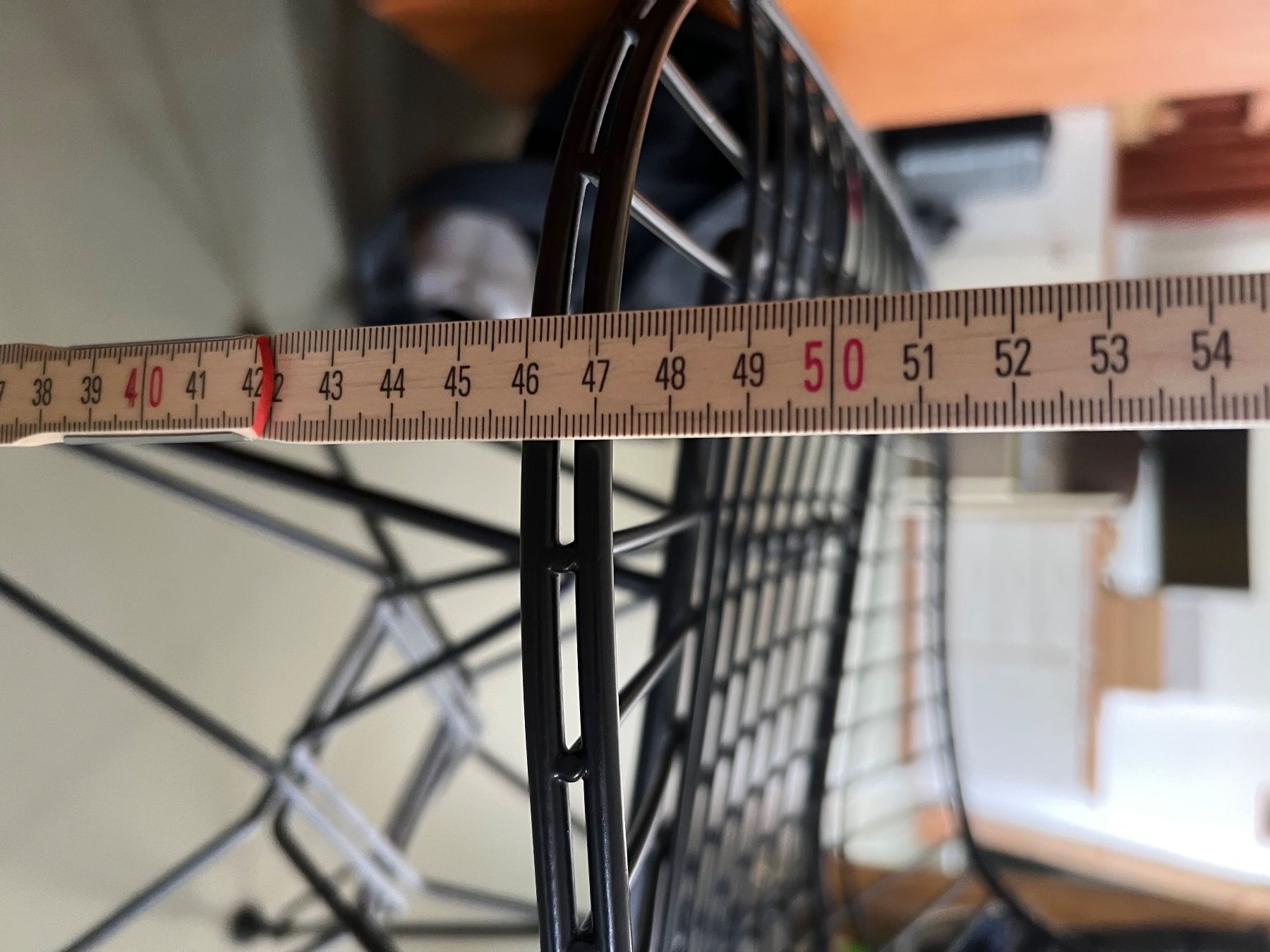 Vitra Chaises: Vitra Wire Chair DKR schwarz – D'occasion à Rikon im Tösstal par kat_9cc5 2