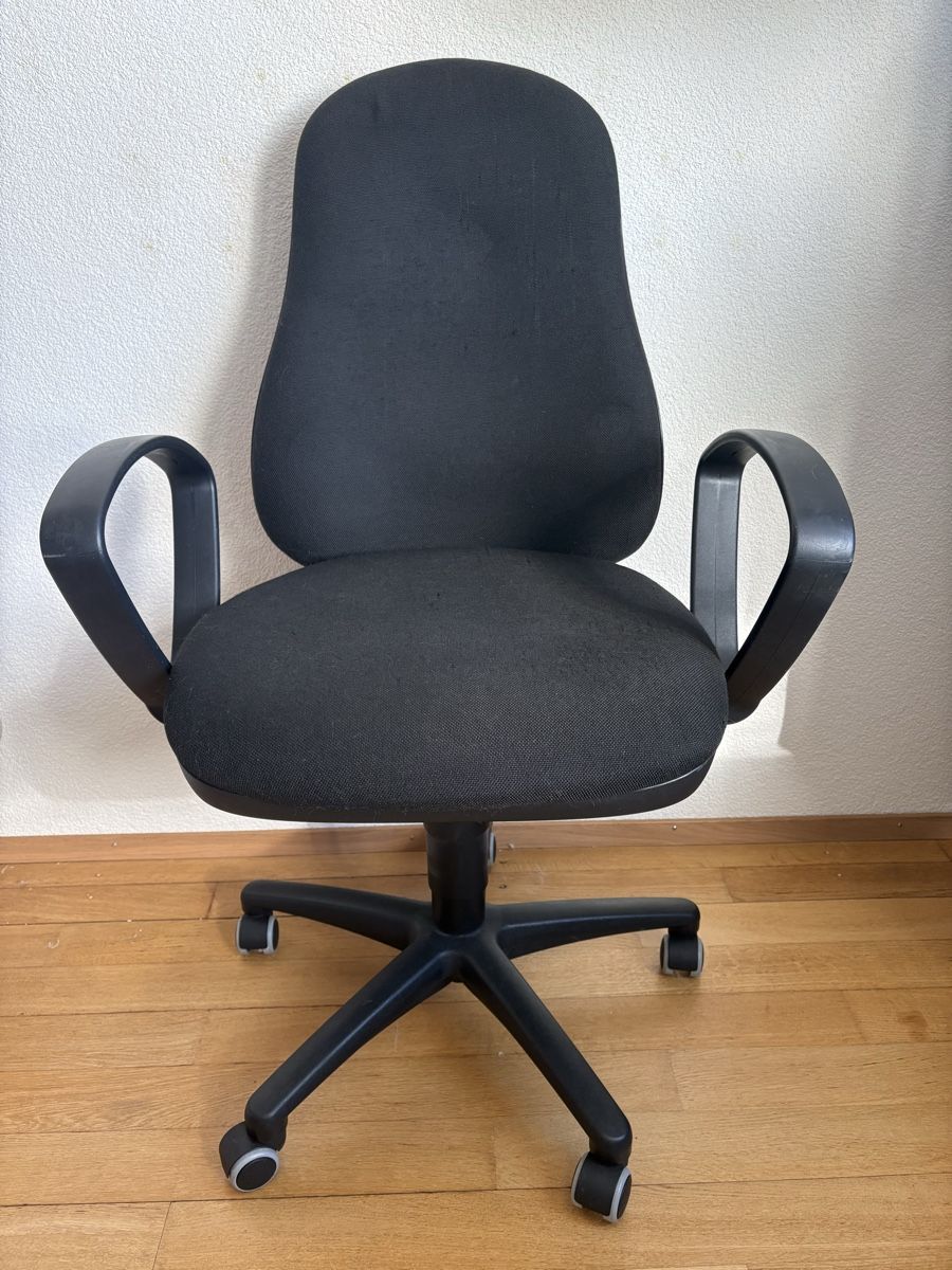 Stühle: Bürostuhl mit Armlehne – Gebraucht aus Bern von jan_nn8m