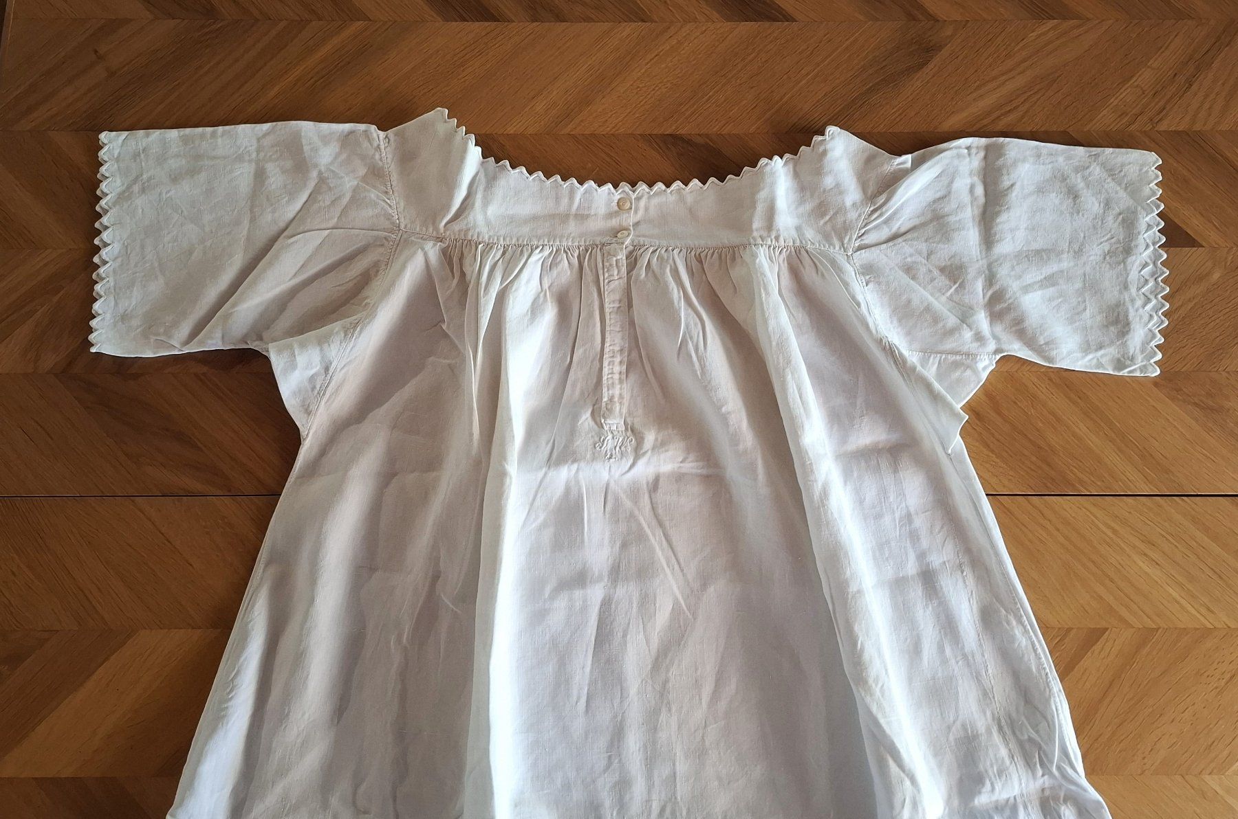Blusen: ANTIKES FEINES LEINENHEMD, UM 1900 – Gebraucht aus Grüningen von Kartensammler 1