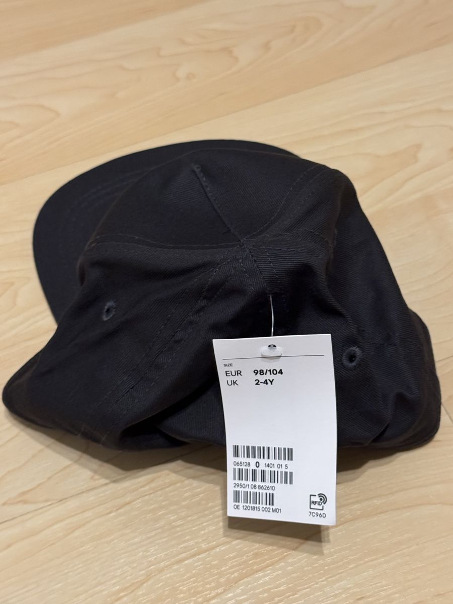 H&M Vestes & Manteaux: CAP MIT MOTIV 98/104 – Neuf avec emballage d'origine à Rotkreuz par luxurybe 1