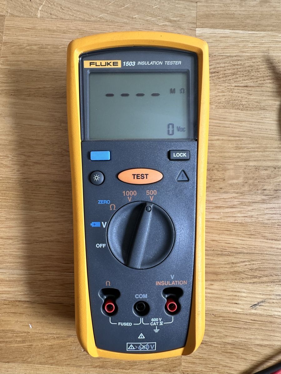 Fluke Misurare: Fluke 1503 Isolation Tester / Isolationsmessgerät – Usato da Arlesheim venduto da Maddoxs 1