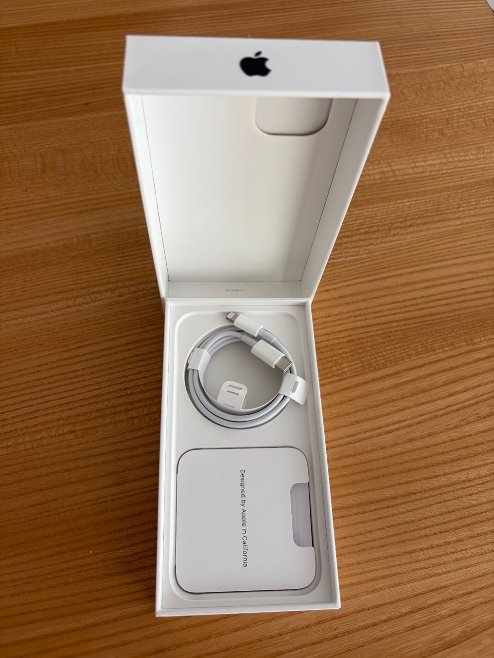 Apple Telefoni cellulari / Smartphones: Iphone 13 128 GB Akku 86% schwarz – Usato da Adliswil venduto da Pulauubin1 3
