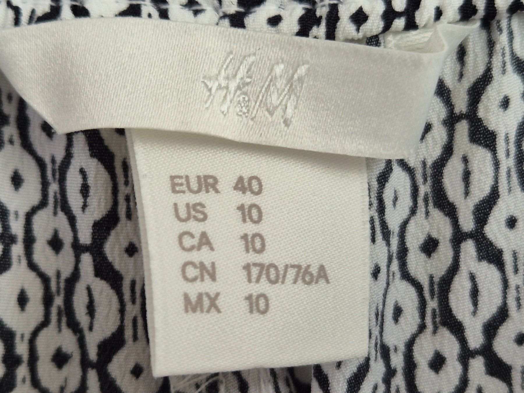 H&M Pantaloni: H&M  stoff sommer hose   Grösse 40 – Usato da Niederweningen venduto da Obson 3
