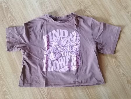 T-shirt, top, haut,pull