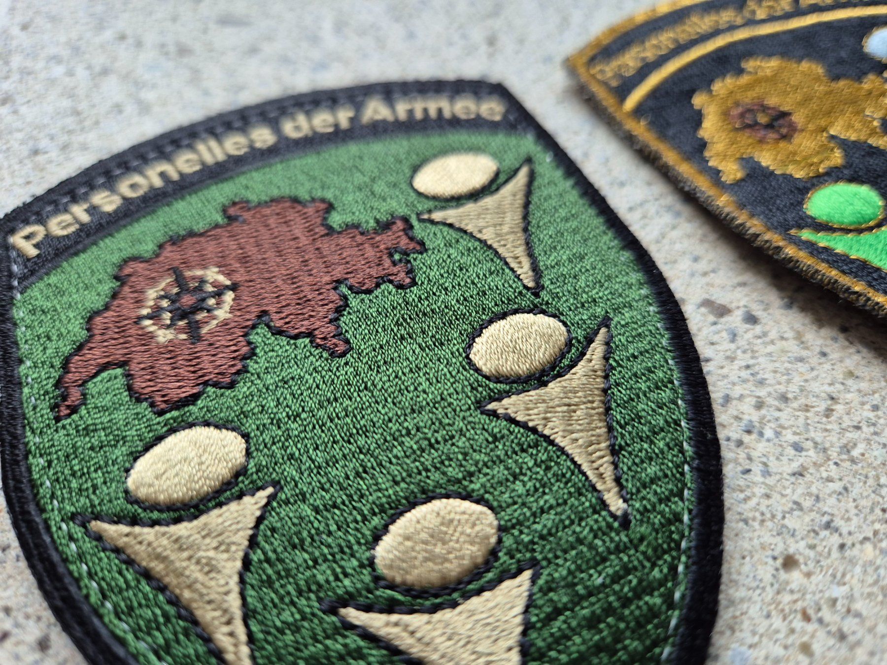Schweizer Armee Placchette & Badge: *** Badge Set Personelles der Armee mit klett *** – Nuovo e nell'imballaggio originale da Riedholz venduto da fr_sIruP 2