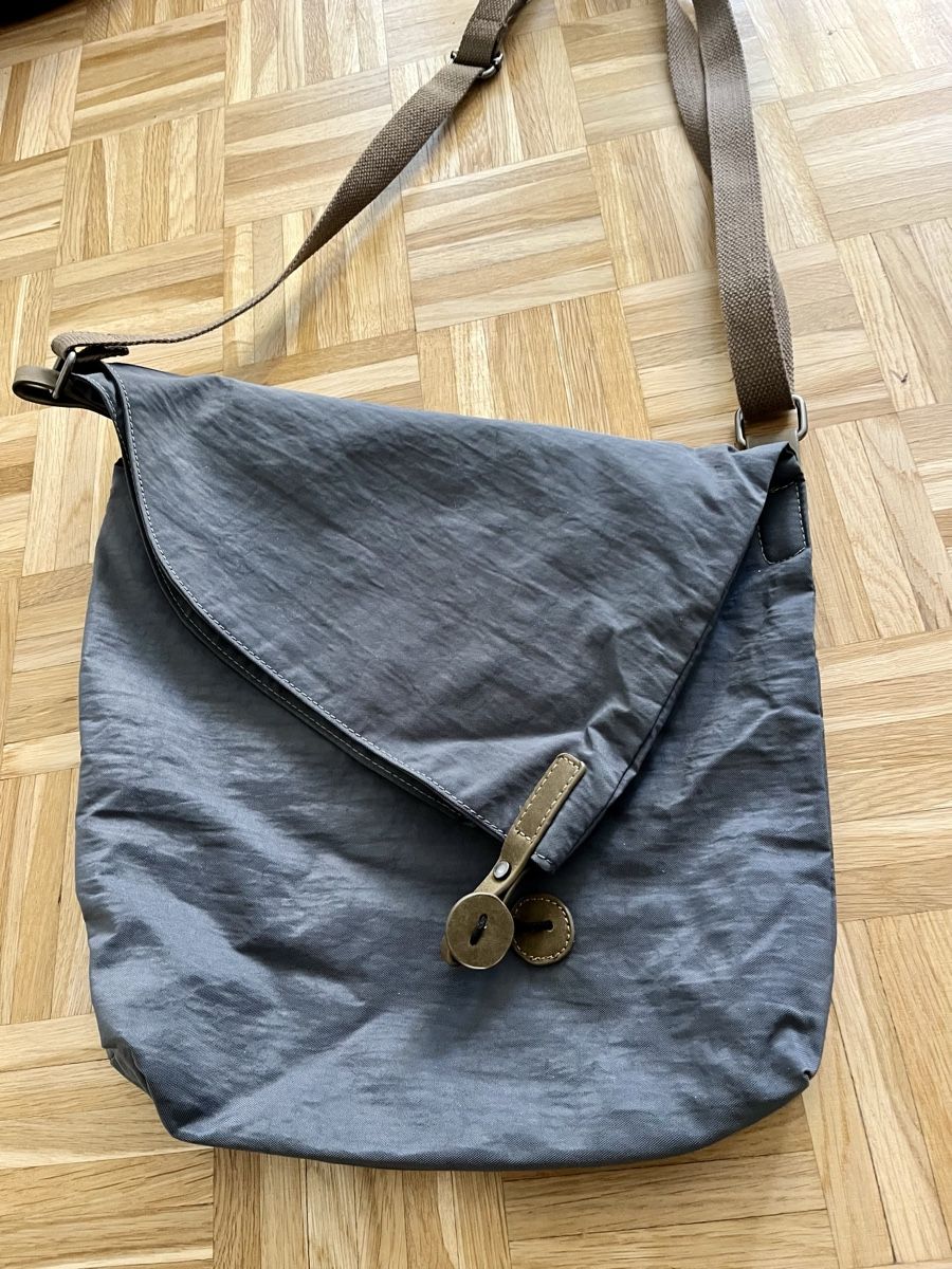 Taschen: Umhängetasche Suwa – Gebraucht aus Wittenbach von sambuk
