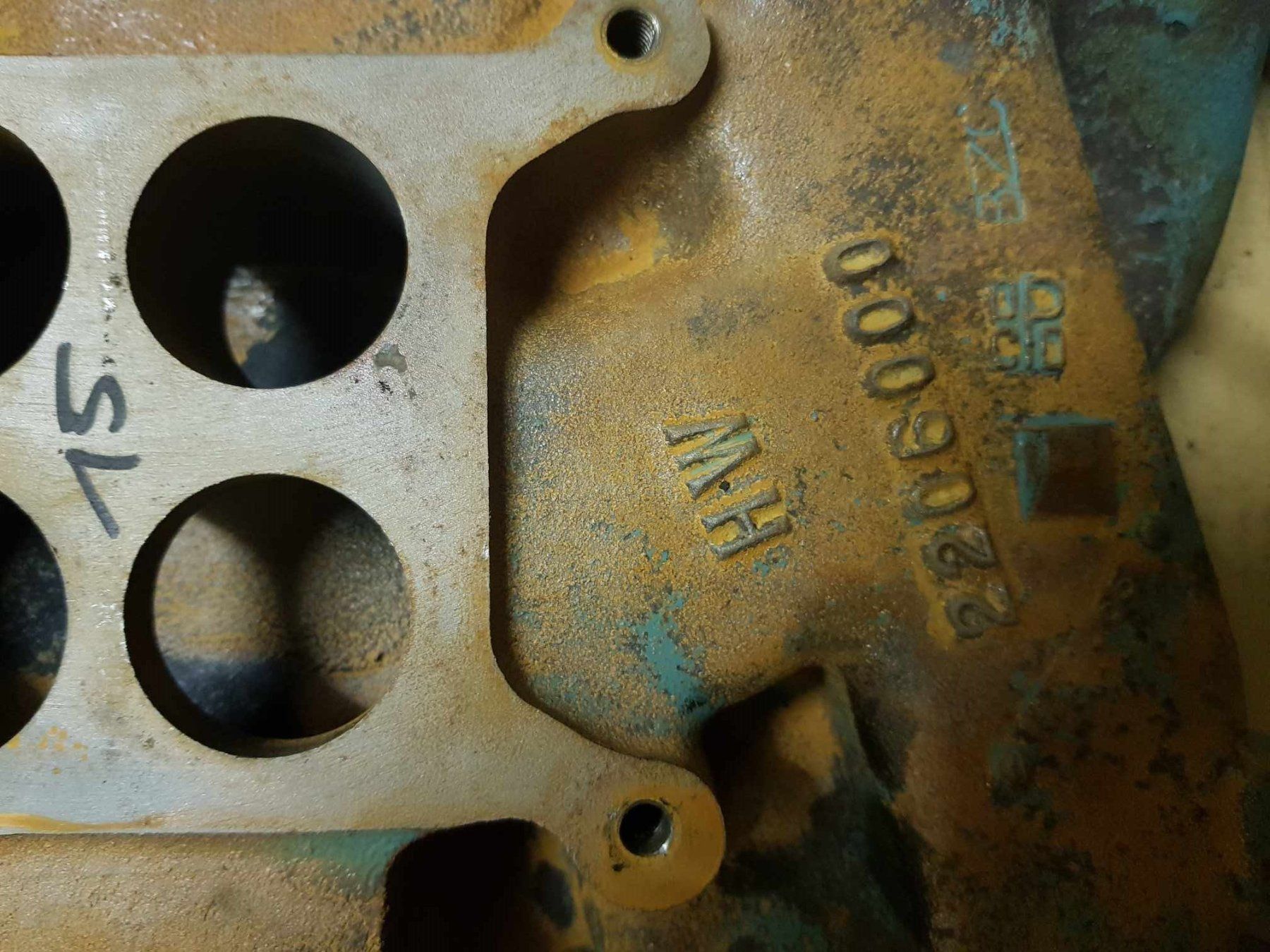Chrysler Tutti pezzi di ricambio auto: Original Chrysler Intake Big Block – Difettoso da Niedergösgen venduto da usc_tt5r 1