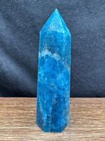 Blauer Apatit Obelisk, Turm, Spitze