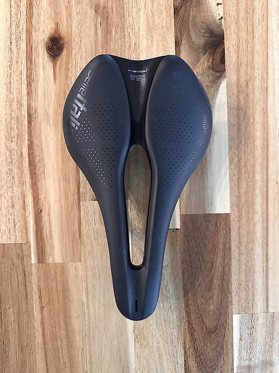 Pezzi di ricambio: Velo Sattel Selle Italia – Usato da Zürich venduto da fra_v5fz