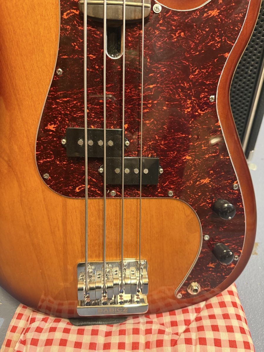 Musikinstrumente: P Bass – Gebraucht aus Romanshorn von Senit 2