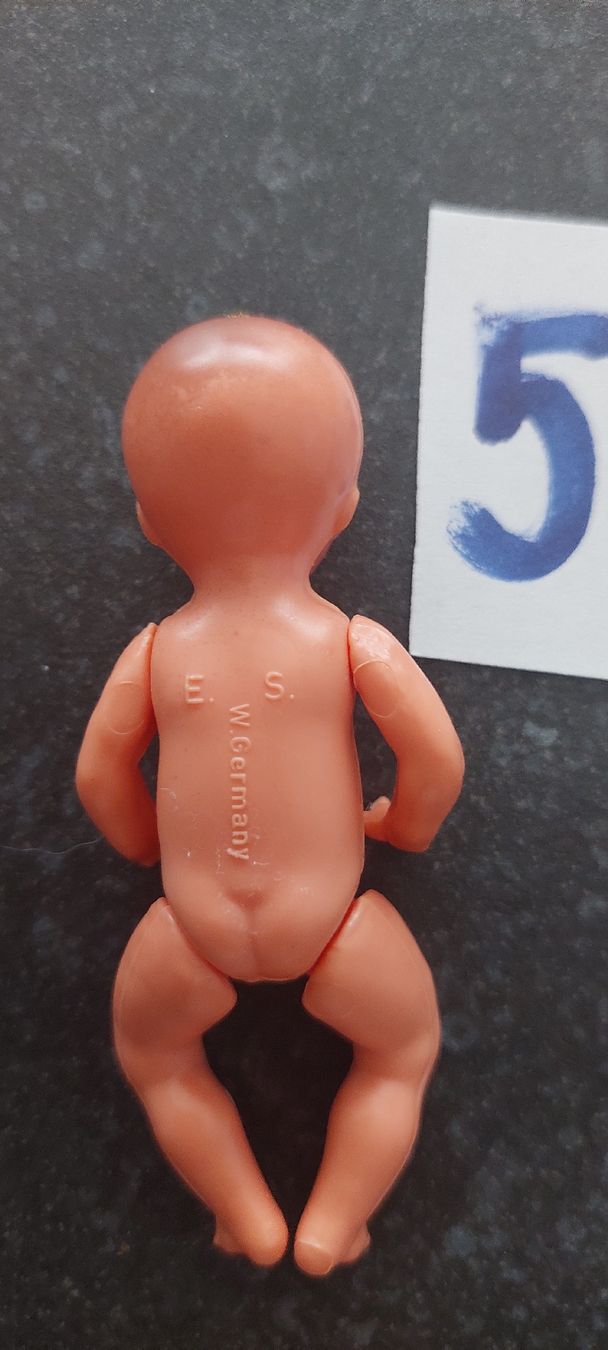 Case e mobili per bambole: E.S.Puppenstube -püppchen   – Usato da Muri AG venduto da nindo1 2