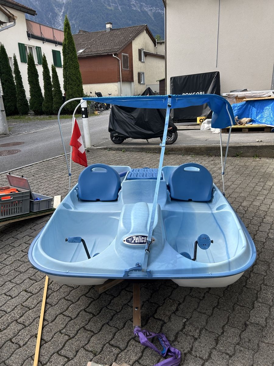 Bateaux: Pedalo – D'occasion à Netstal par ursbaitella