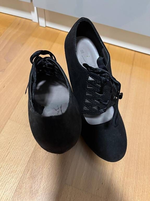 Scarpe da donna: Absatzschuhe Gr 36 – Usato da Horw venduto da Smiling98 2