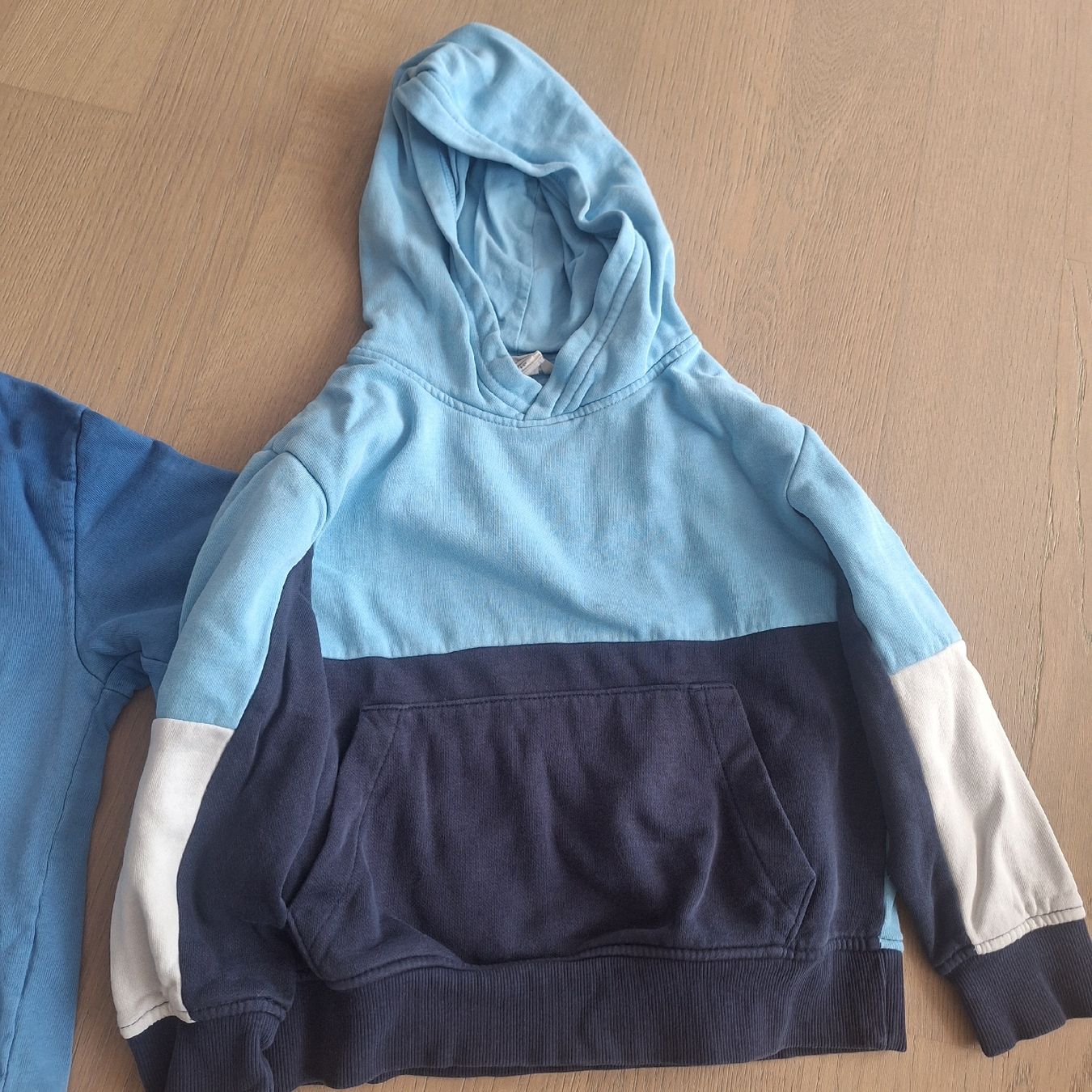 Pulls et sweat-shirts: Zwei Pullover, Gr. 110 - 116 – D'occasion à Dachsen par Luna261081 1