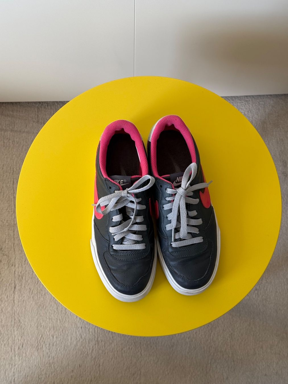 Nike Scarpe da donna: Nike Sneakers für Damen – Usato da Schaffhausen venduto da ModestyB 1