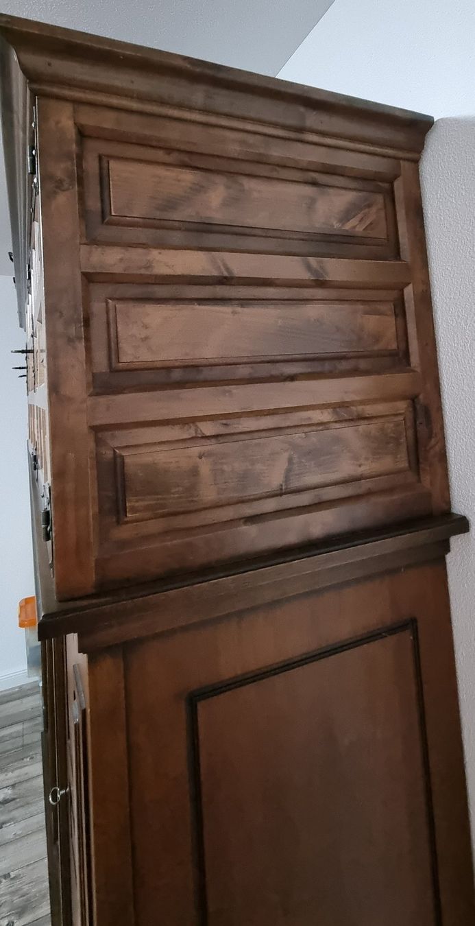 Credenze: Massives Buffet+spanischer Schrankaufsatz – Usato da Grossdietwil venduto da GNOM313 8