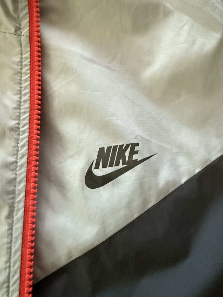 Nike Giacche: Nike Windrunner / Windbreaker Jacke – Gr. M, gebraucht – Usato da Au SG venduto da raphtron 4
