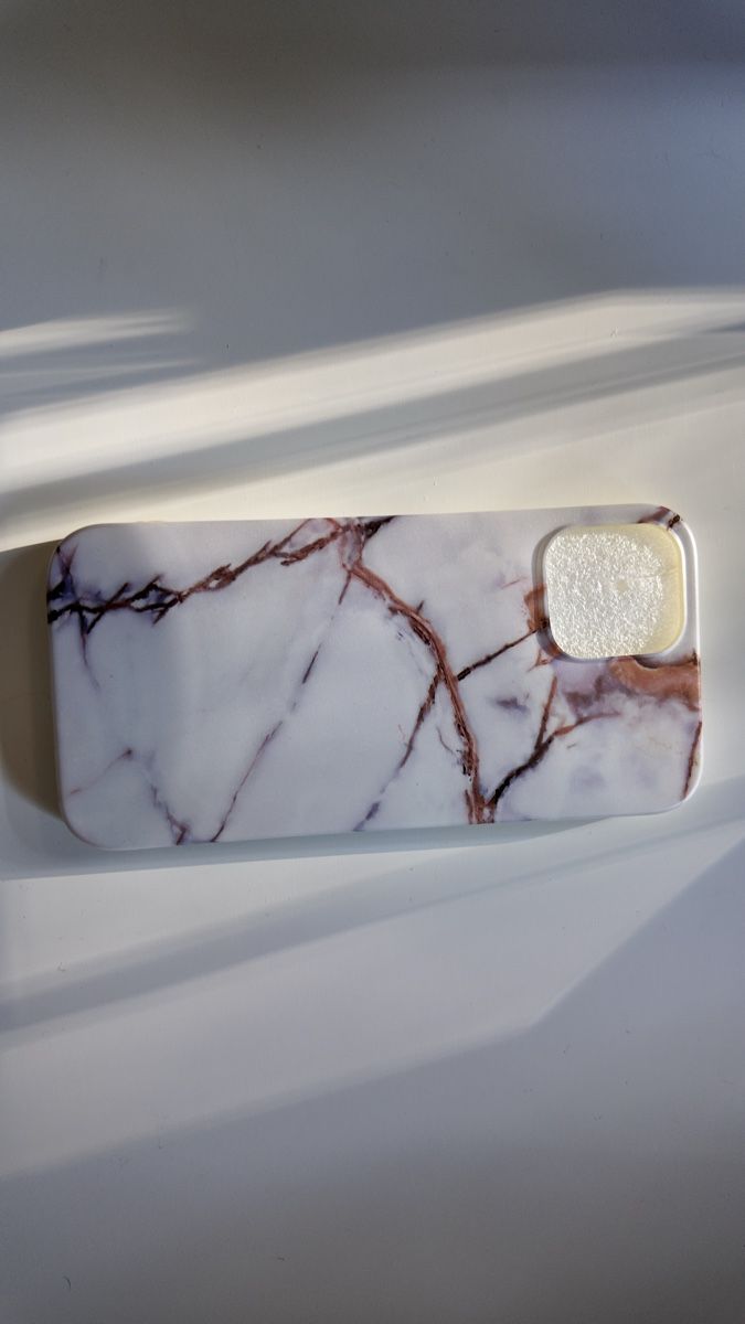 Cover & Protezioni schermo: Coque iPhone 12 Pro Max marbrée blanche et brune – Nuovo e nell'imballaggio originale da Denges venduto da val_j8w7