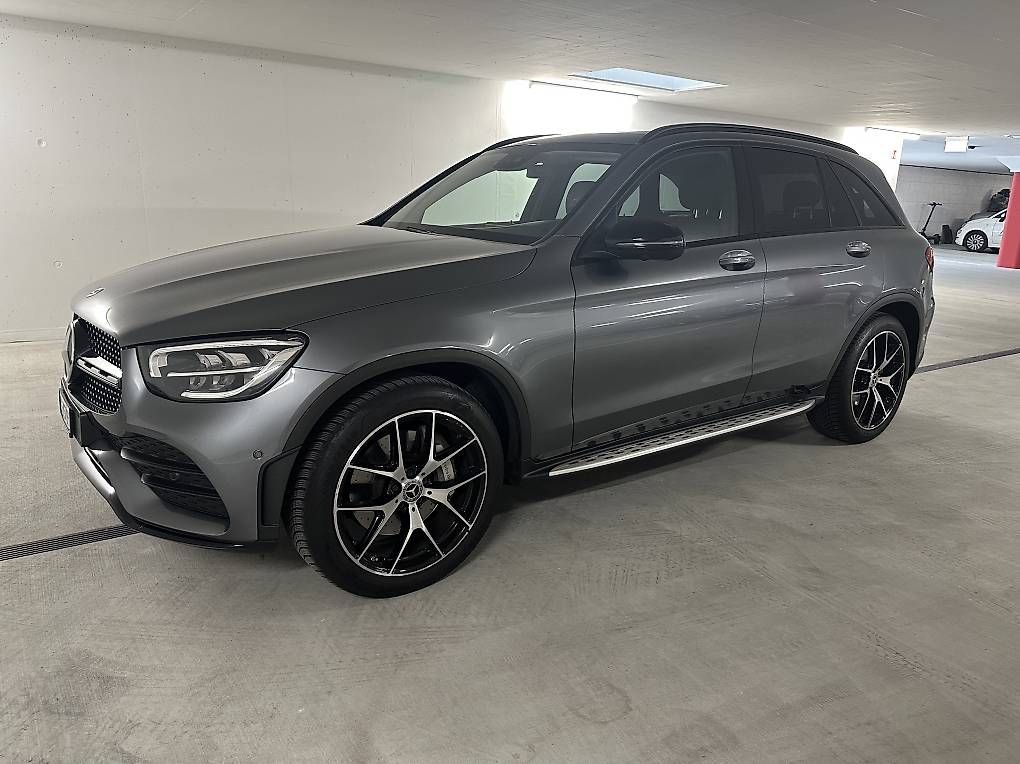 Autos: Mercede GLC 300d AMG Line 4 Matic 9G – D'occasion à Baar par daenu99