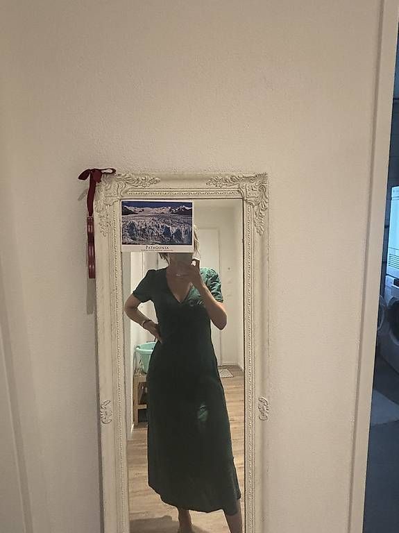 Vestiti: Grünes Sommerkleid von Mango – Usato da Kloten venduto da DianaH1990 2