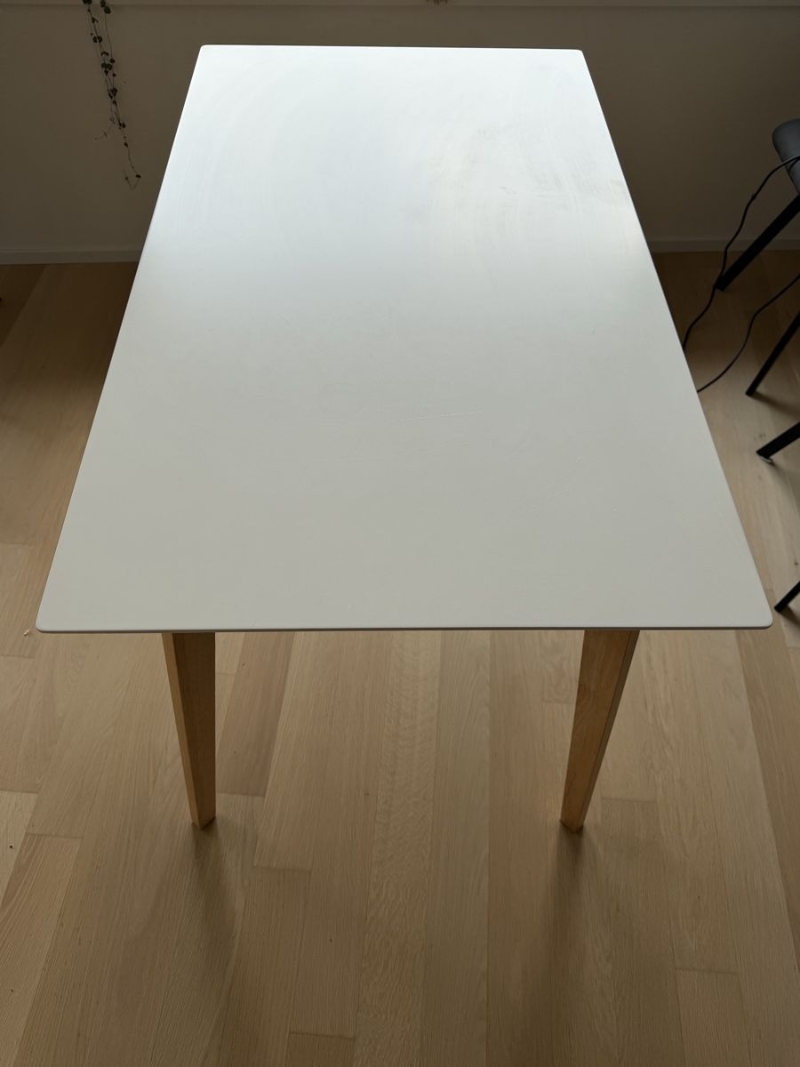 Tables: Tisch – D'occasion à Solothurn par Akira2049