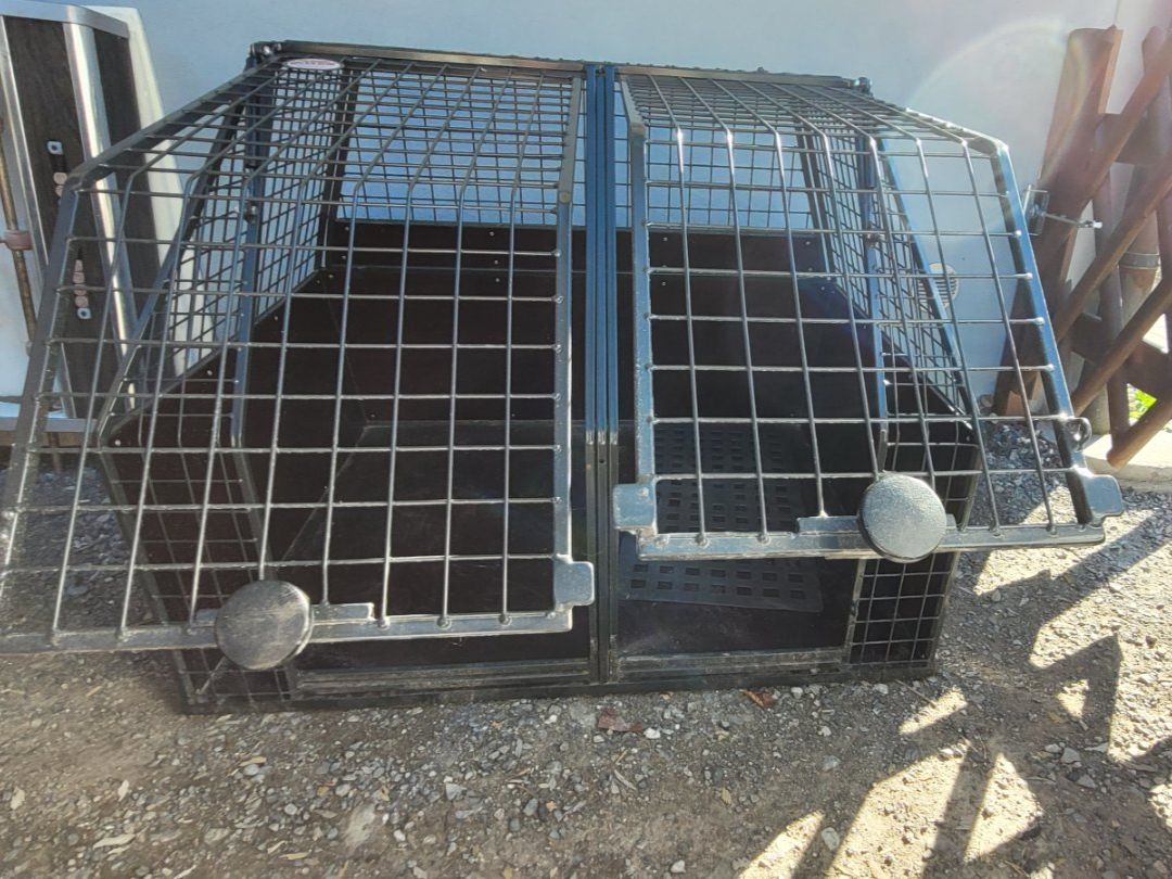 Gabbie, trasporto & Sicurezza: Doppel TransportHundebox – Usato da Wolfenschiessen venduto da 8418