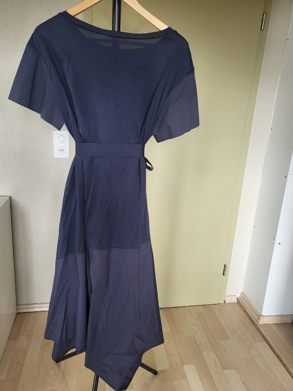 Max Mara Vestiti: Weekend MaxMara Dark Blue Dress, Size M – Usato da Sarmenstorf venduto da zuz_q5kq 1