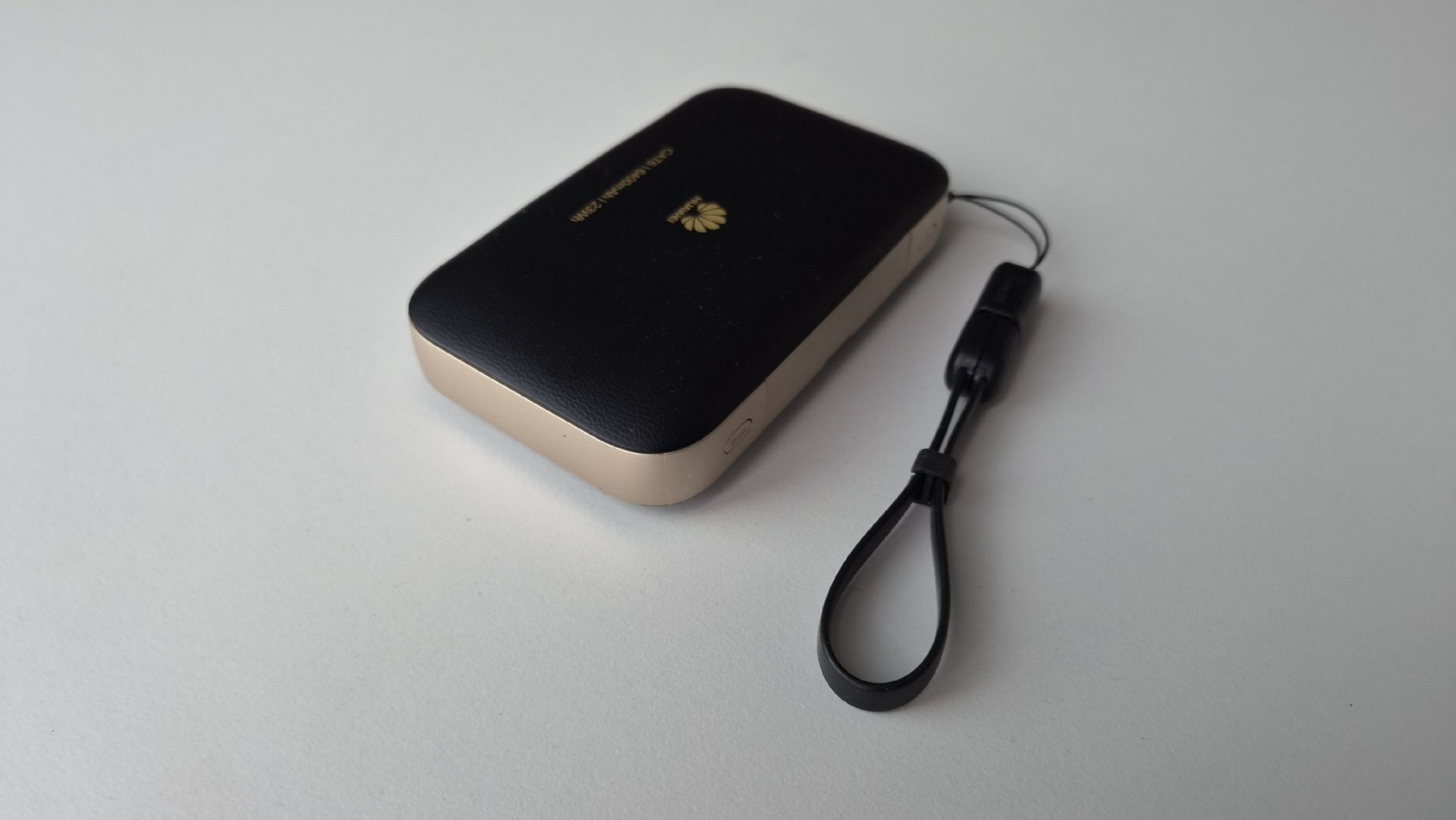 Huawei Modem & Router: Huawei CAT6 Mobile WLAN Router 6400 mAh – Usato da Zürich venduto da Gruezi_8046 2