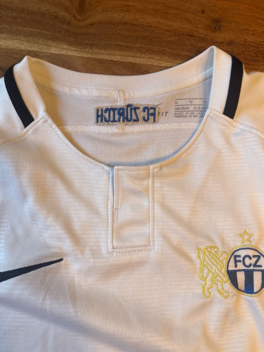 Canottiere & Pantaloni: FCZ Trikot 2018/19 Home – Usato da Zürich venduto da User_99 3