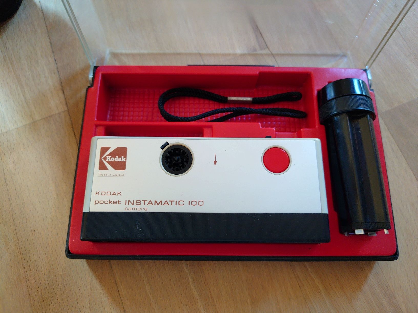 Kodak Fotocamera: Kodak Pocket Instamatic 100 Kamera mit Magicube X – Difettoso da Rüti b. Büren venduto da lin_r7j5 1