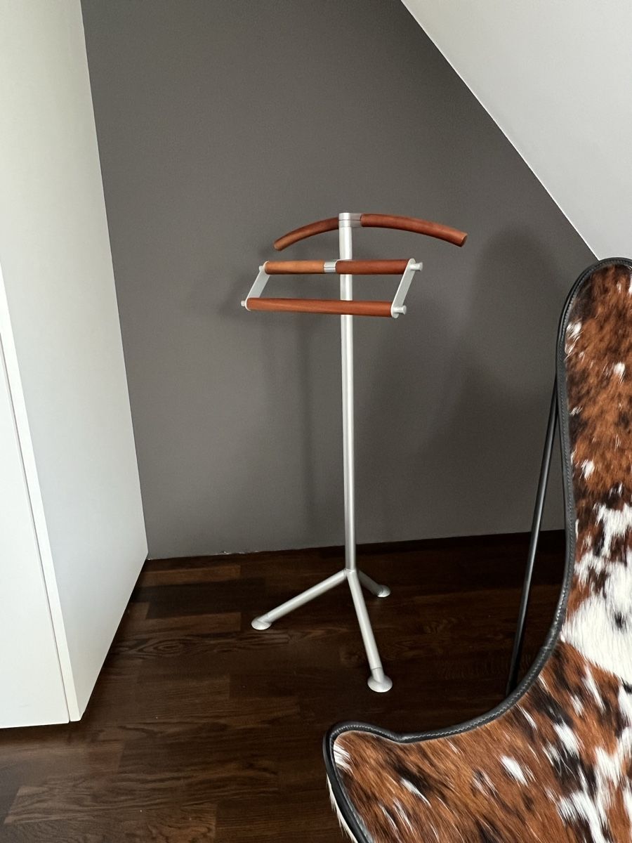 Garderobe: Herrendiener – Gebraucht aus Zürich von ber_mv2c