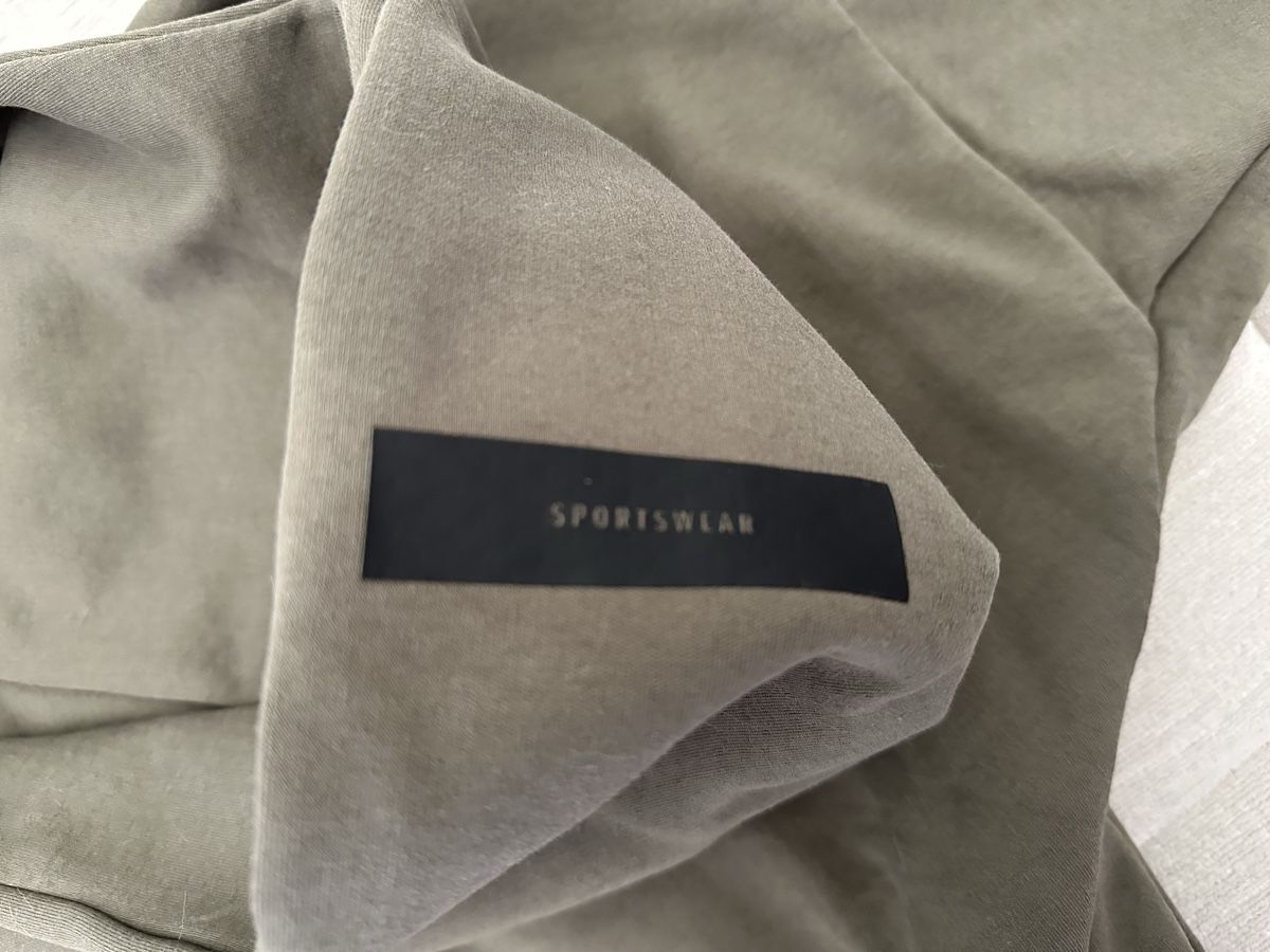 Adidas Jacken: Hoodie Adidas – Gebraucht aus Rudolfstetten von Jenna.Bananna 3