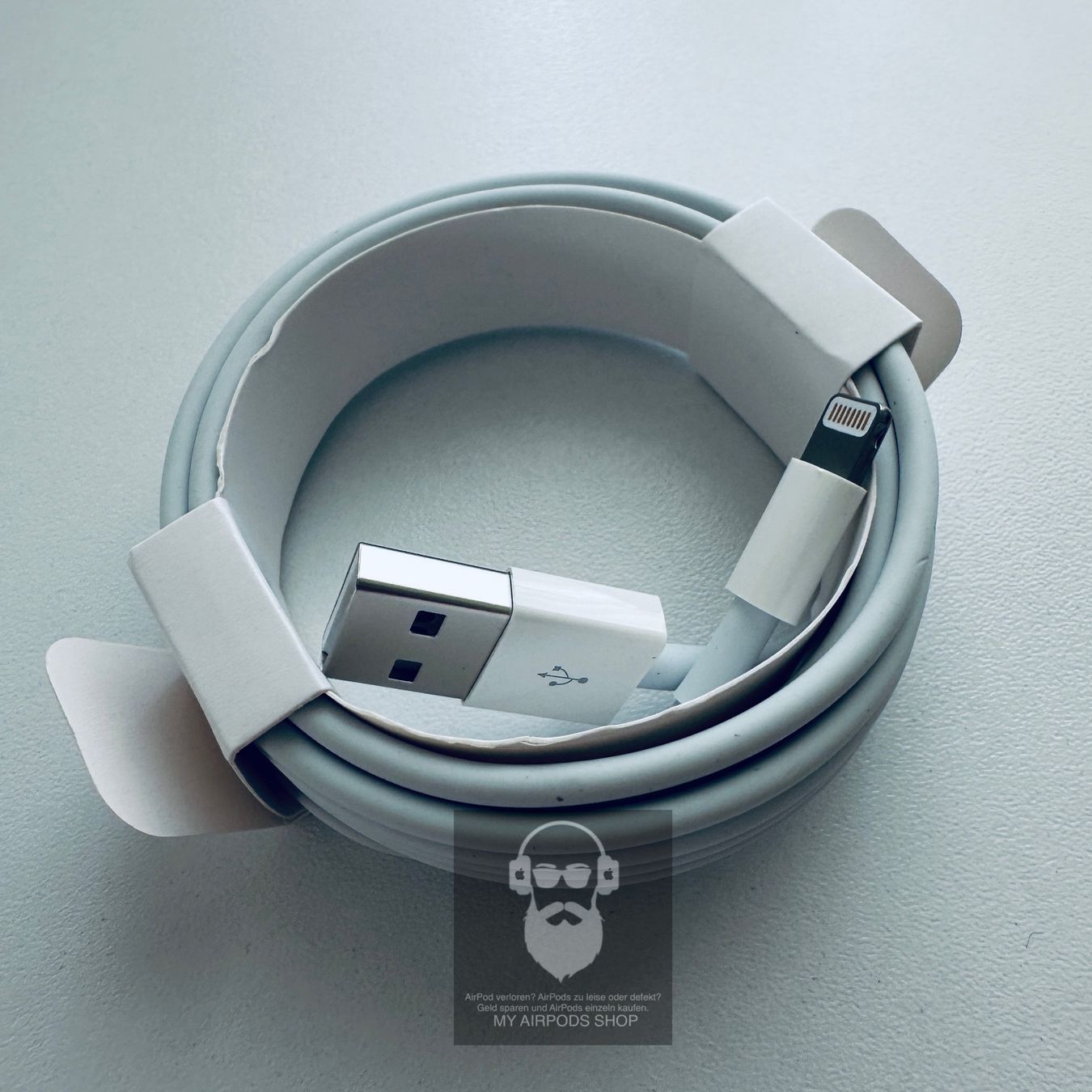 Apple Cavi: Original Apple USB auf 8pin Lightning Kabel 2Meter Fabrikneu – Nuovo e nell'imballaggio originale da Basel venduto da MY.AIRPODS.SHOP 2