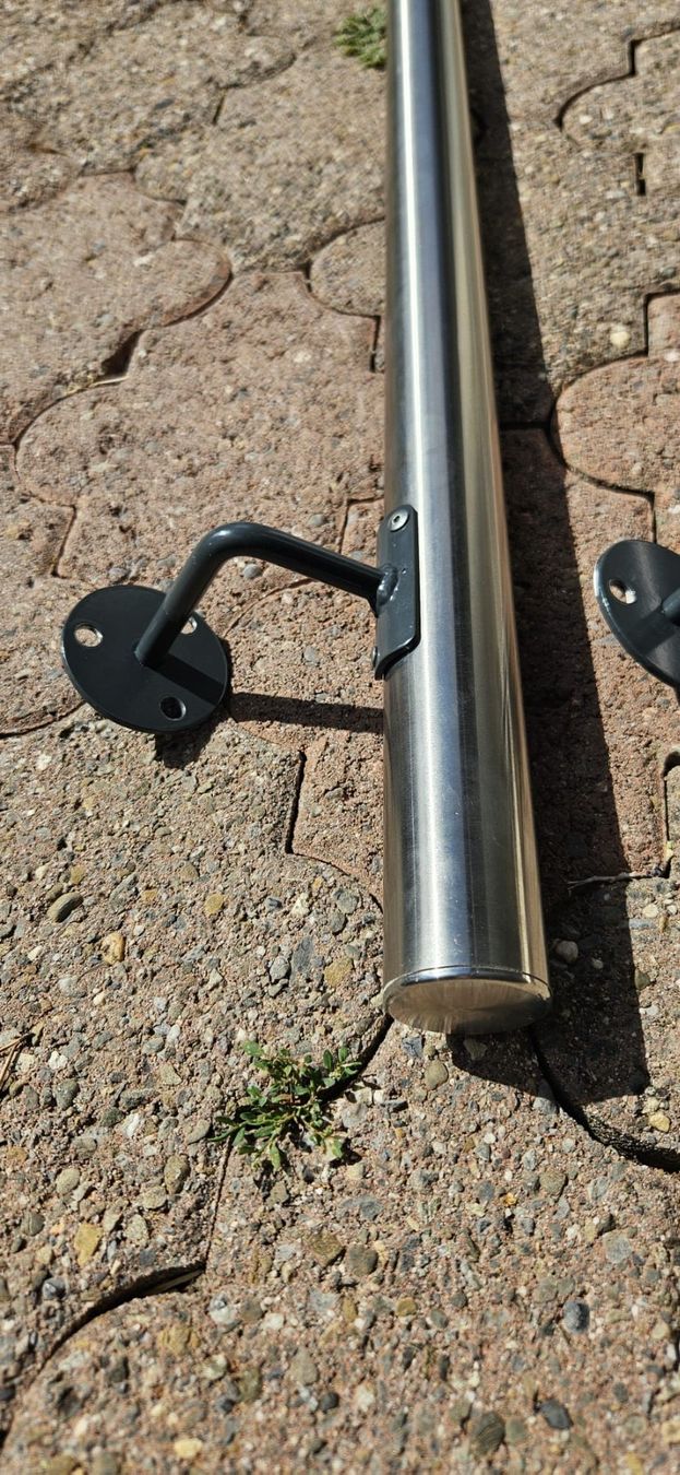 Geländer: 2 Edelstahl Handläufe 42,4 – Gebraucht aus Rorbas von Fugsuzo