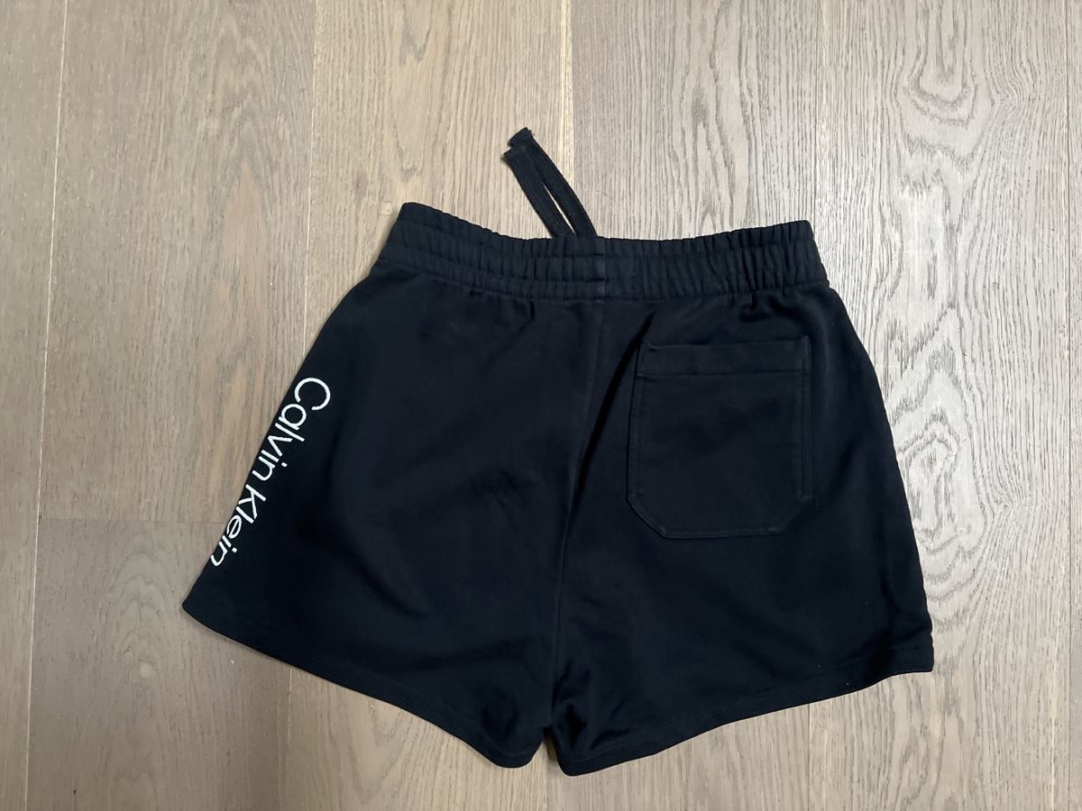 Calvin Klein Pantaloni: Calvin Klein Shorts - Gr.S – Usato da Visp venduto da bluenero 1