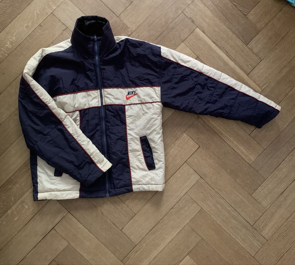 Nike Giacche: Vintage Nike Jacke – Usato da Basel venduto da XenaStucki