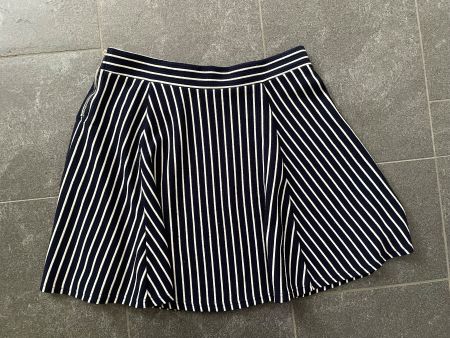 Gr. M kurzer Rock Jupe H&M