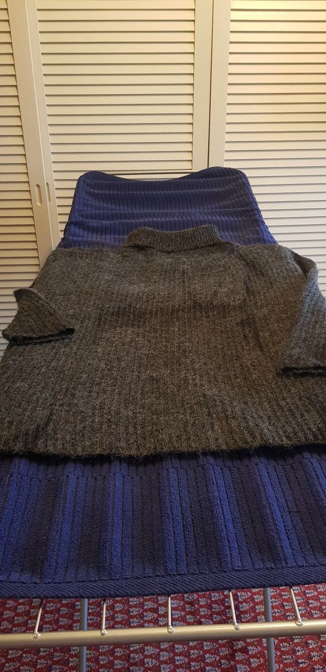 Lilith Maglioni & Felpe: Lilith pull oversize gris. En laine T. unique – Usato da Lausanne venduto da man_rw9q 5