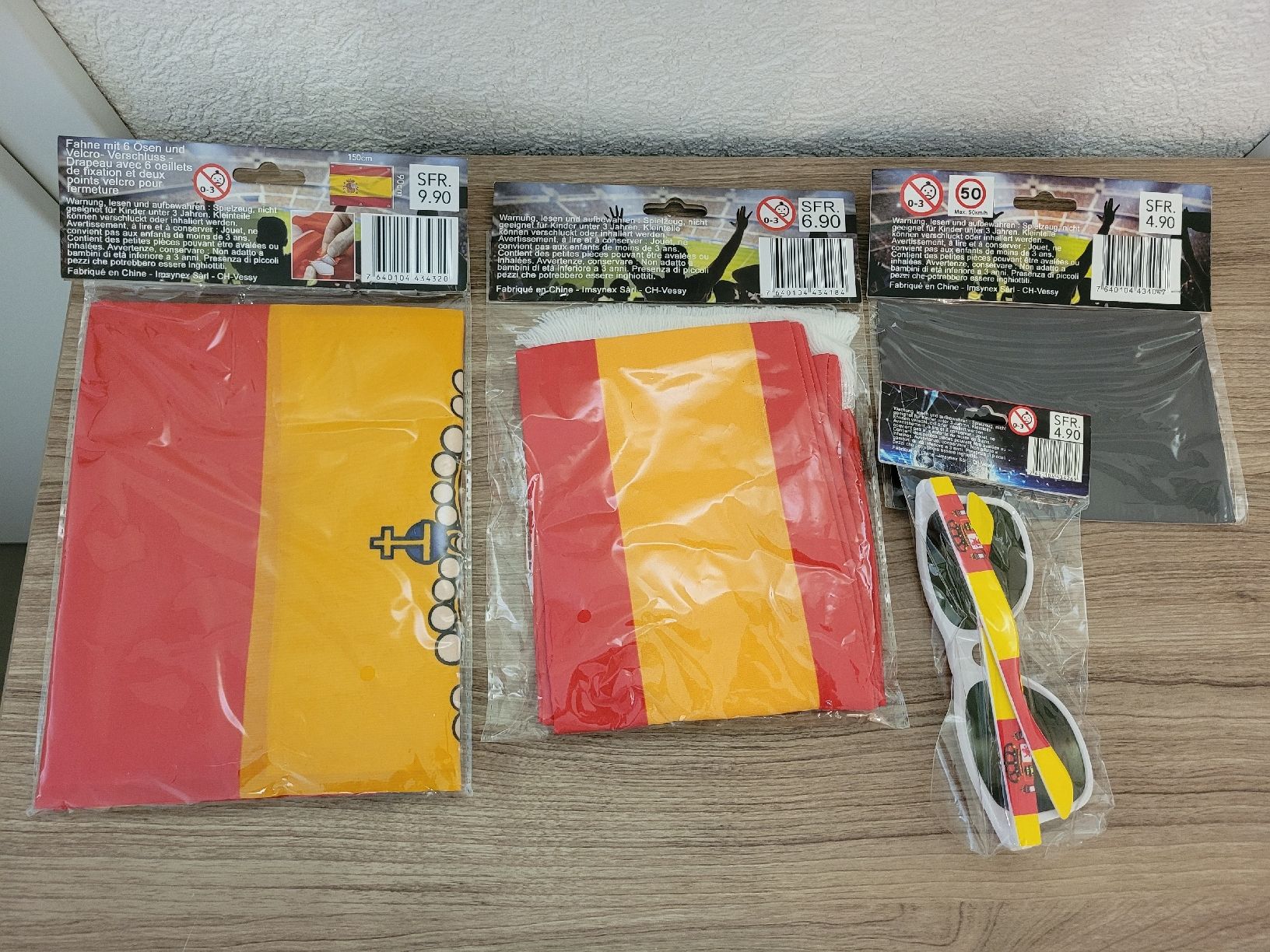 Bandiere: Fan-Set de divers articles - Espagne Spain Spanien – Nuovo e nell'imballaggio originale da Yverdon-les-Bains venduto da lalolo64 1