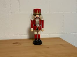 Nussknacker / Soldat, Holz, rot/schwarz, Vintage Style!