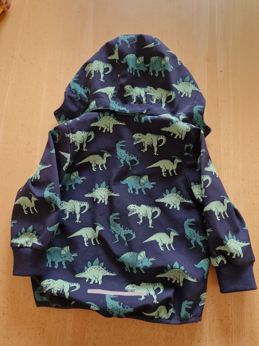 H&M Giacche & Cappotti: Jacke dunkel blau mit Dino Gr.98 – Usato da Disentis/Mustér venduto da epa_862v 1