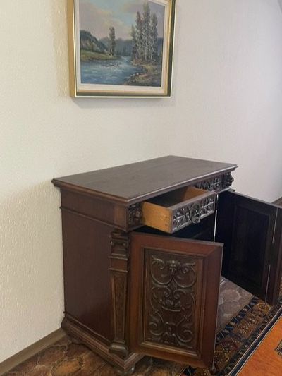 Cassettiere: dekorative geschnitzte Kommode aus Massivholz – Usato da Windisch venduto da wolfika 1
