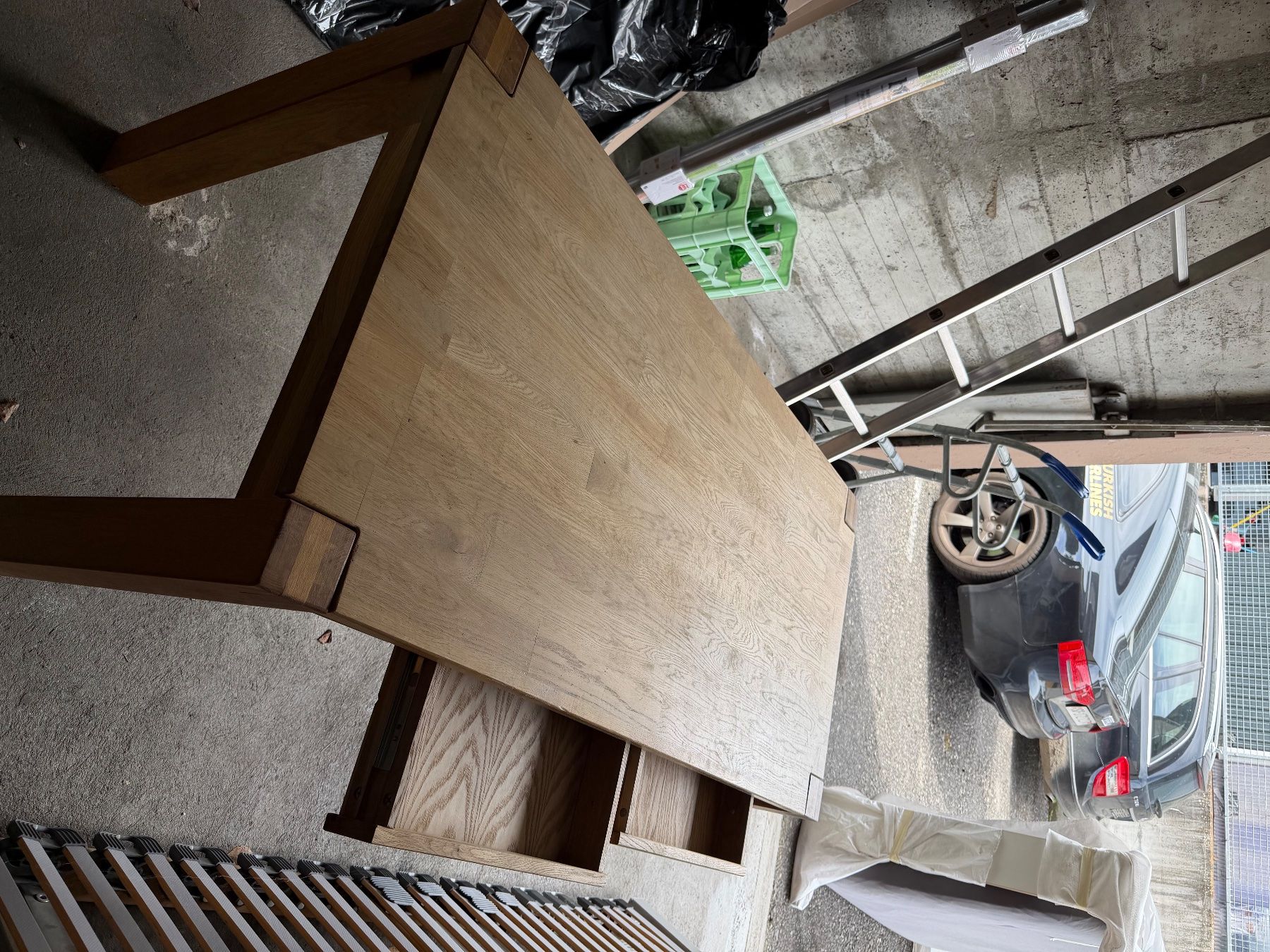 Bureaux: Massivholz-Schreibtisch + Rollcontainer – D'occasion à Biberist par Ata.P 1