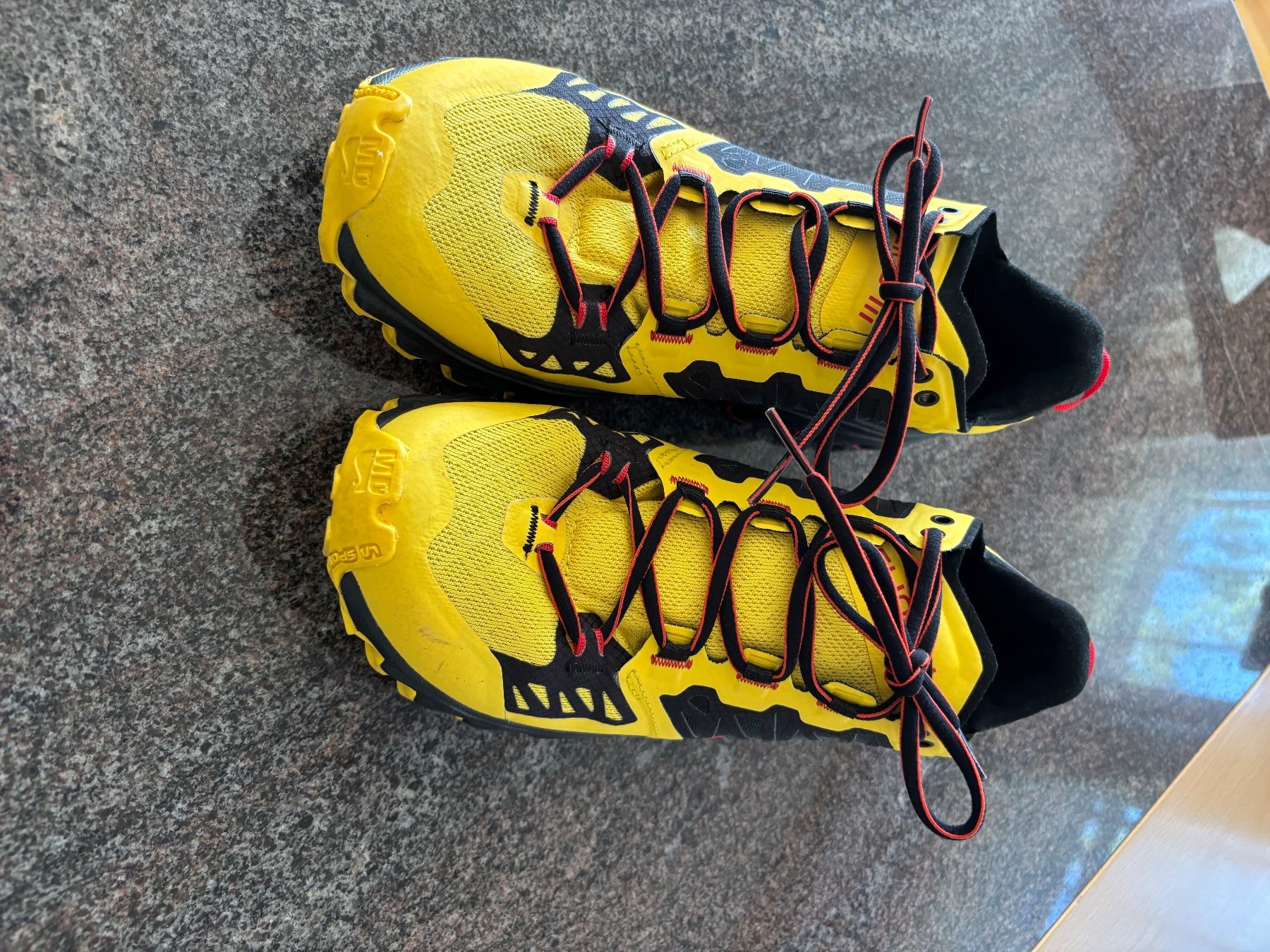 La Sportiva Scarpe da uomo: La Sportiva Gr.41 – Nuovo (secondo la descrizione) da Hasliberg-Hohfluh venduto da Adbu13