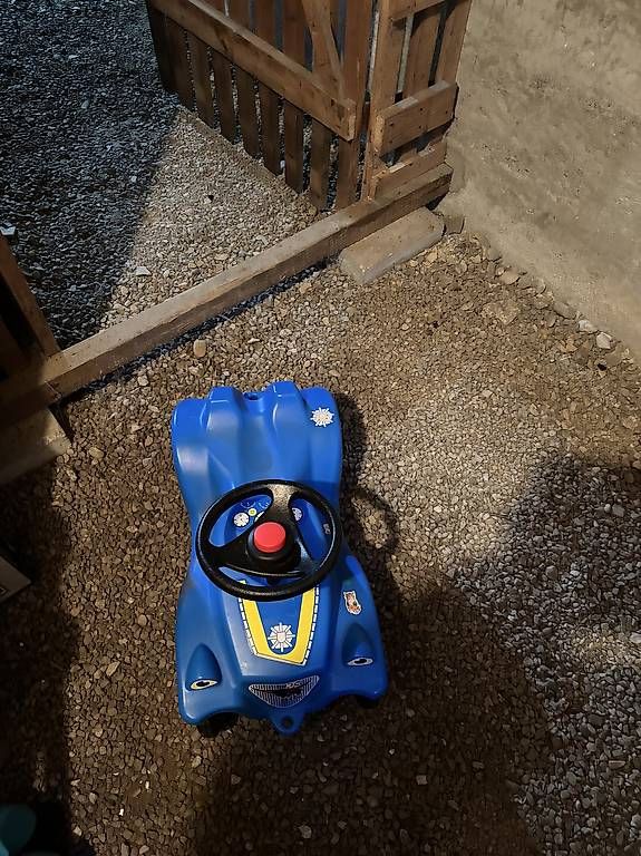 Veicoli per bambini: Kinderrutsch Auto – Usato da Dulliken venduto da cag_fy79