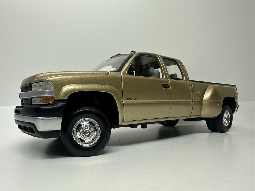 CHEVROLET SILVERADO 3500 - Venta de Maquinaria Wiebe